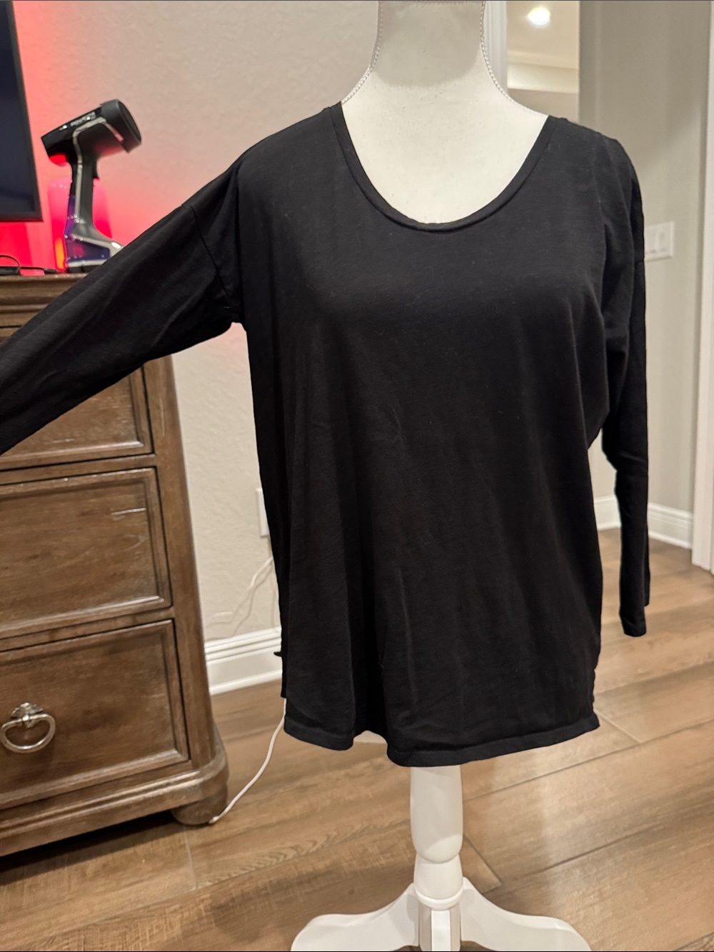 LOFT Black 3/4 Long Sleeve Scoop Neck Top - Lightweight Tee